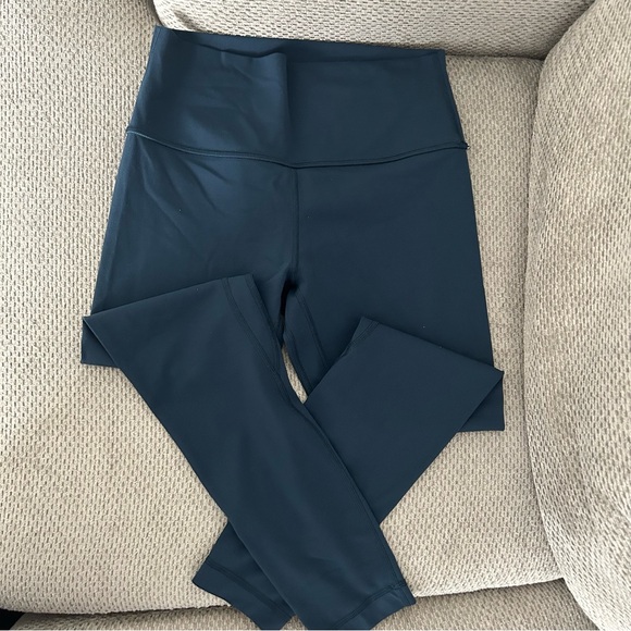 Size 8 High Waisted Lululemon leggings - Picture 8 of 8
